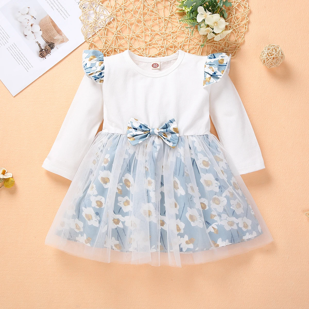 

Детское осеннее платье с длинным рукавом, рюшами и цветочным бантом