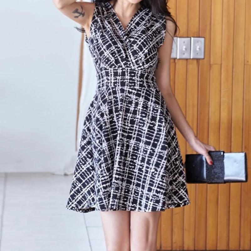 

Новое поступление модное платье в Корейском стиле женское Элегантное летнее платье с v-образным вырезом без рукавов простое темпераментное...