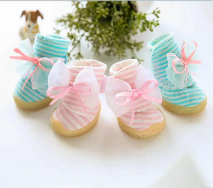 

Pet Shoes Striped Lace Dog Boots Yorkie Maltese Chiwawa Dog Shoes Puppy Pet Shoes Clothing For Dogs Clothes 4PIECES/ LOT