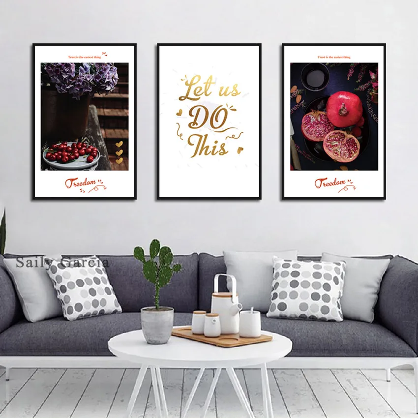 Плакат на холсте с изображением фруктов красного и черного цветов для гостиной