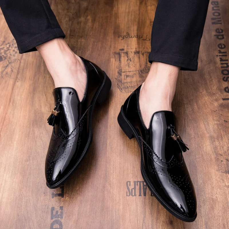 

2021 new Spring and autumn men shoes gold Bright skin male comfortable oxford shoes luxury mens Business Moccasin shoes