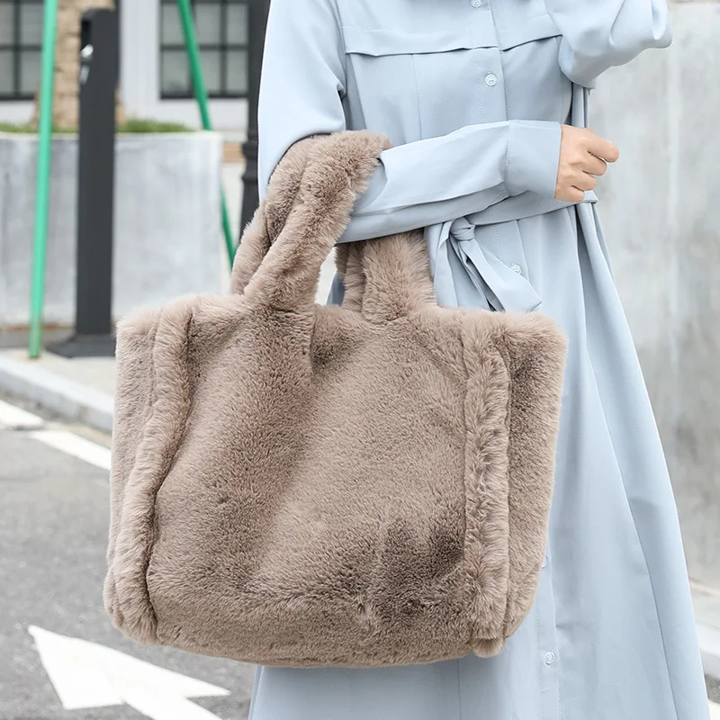 

Autumn and Winter Leisure Tote Niche Western Style Plush Women's Bag Online Influencer Fashion Plush Solid Color Tote