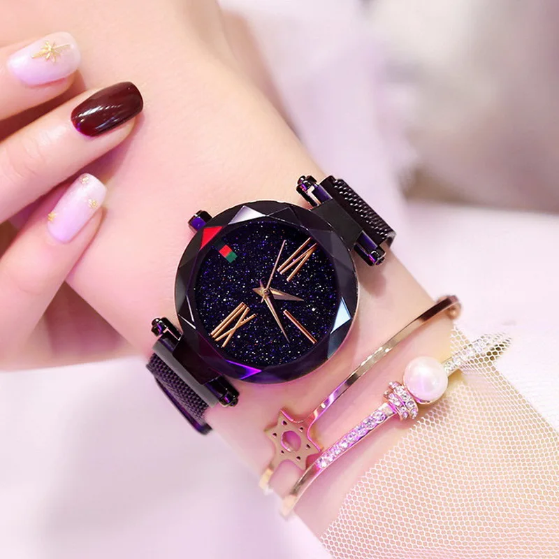 Железные наручные часы. Часы на магнитном ремешке женские. Часы с браслетом с магнитной застежкой. Часы черные женские наручные модные. Часы на магните на руку женские.