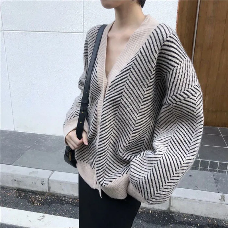 

Wenfly Female Clothing Striped New Korean Version V-neck Loose Long Sleeved Single Breasted Knitting Cardigan Sweater Jacket