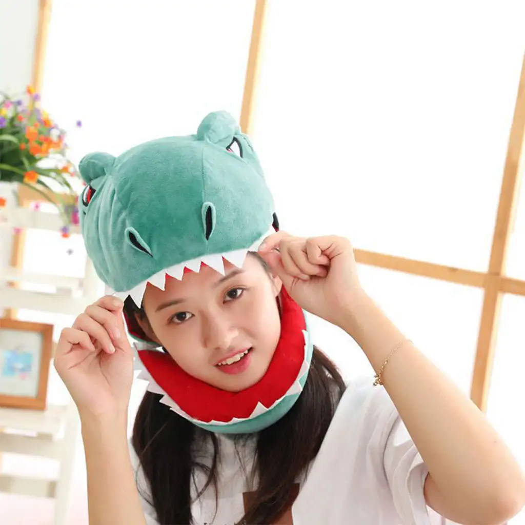 

Плюшевая шапка-динозавр