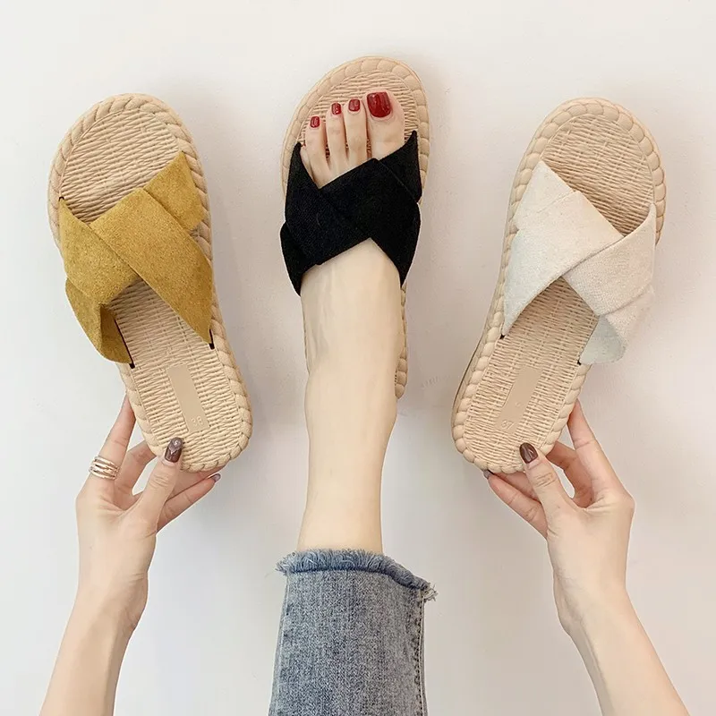 

Slippers Women Summer Luxury 2021 New Beach Sandals Flat Flops Casual Shoes Female Slip on Slides Lazy Woman Shoes Plus Size 40