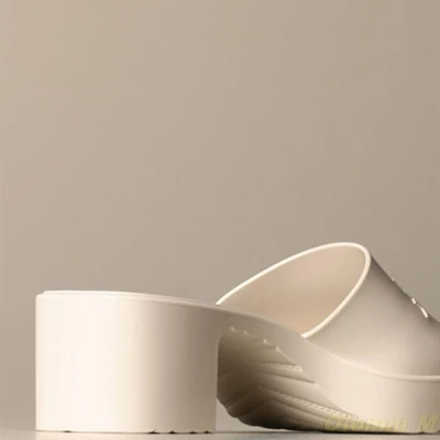 

2021 fashion candy color open-toe square heel slippers summer ladies rubber slippers outer wear beach high heel jelly shoes