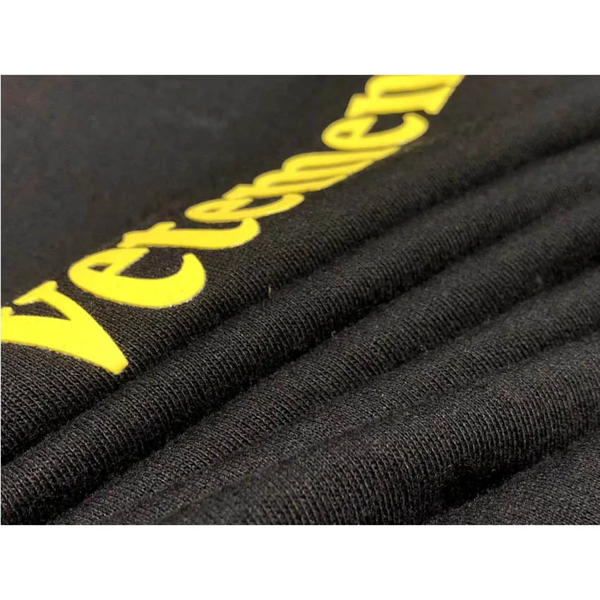 Мужская/женская летняя/Весенняя футболка с желтыми буквами | Мужская одежда