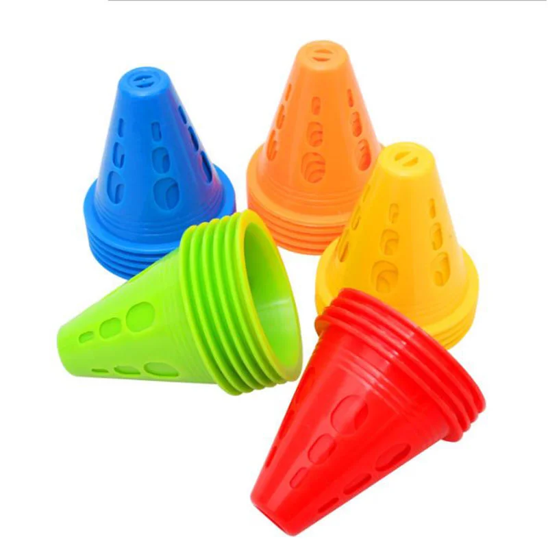 

10Pcs Football Sign Bucket Road Cone Obstac Skate Marker Cones Roller Soccer Rugby Basketball Roller Training Marker Cup Random