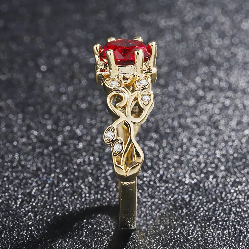 Золотое классическое высококачественное кольцо с рубином и цирконом