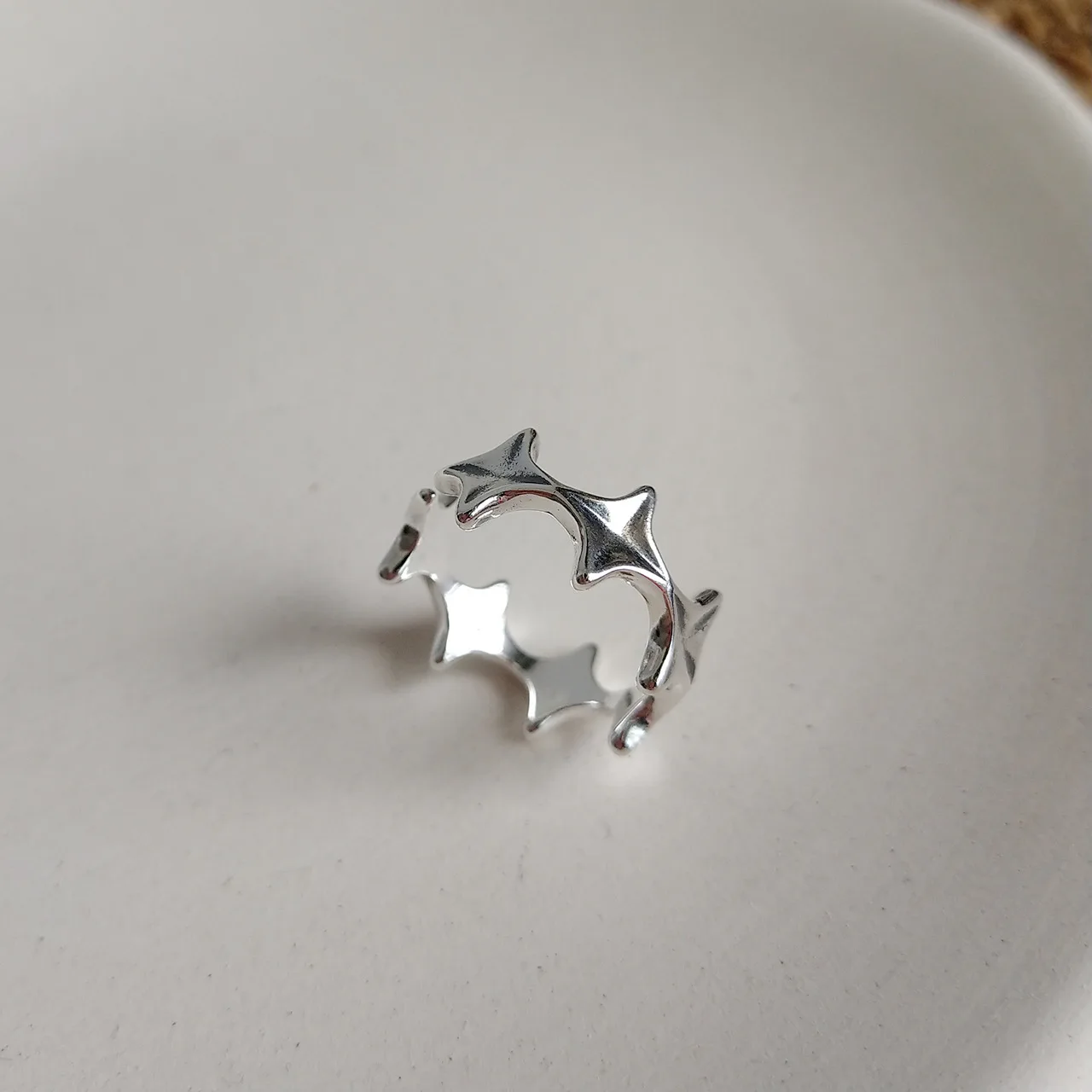 

Украшение в Корейском стиле ретро кольца из стерлингового серебра 925 пробы крутые ювелирные изделия модное кольцо со звездой неправильной ...