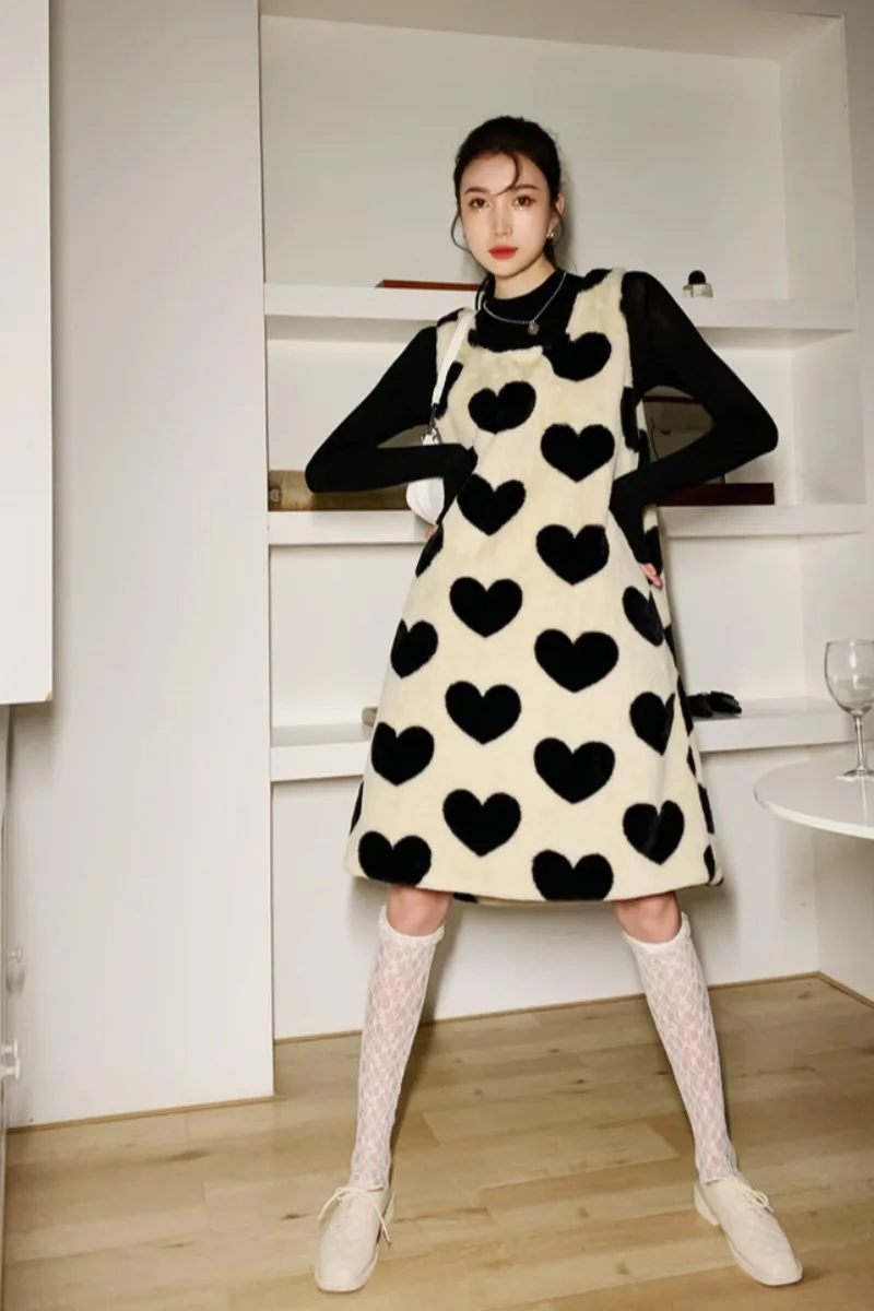 

2021 Autumn and Winter New Retro Loose Slimming Round Neck Plush Loving Heart Mid-Length Dress Suspender Dress for Women