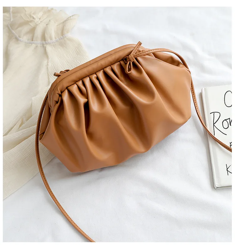 Women Simple Dumplings Messenger Bag Designer Retro New Fashion Cloud Female Crossbody Shoulder Bag Tide Handbag Clutch Bag