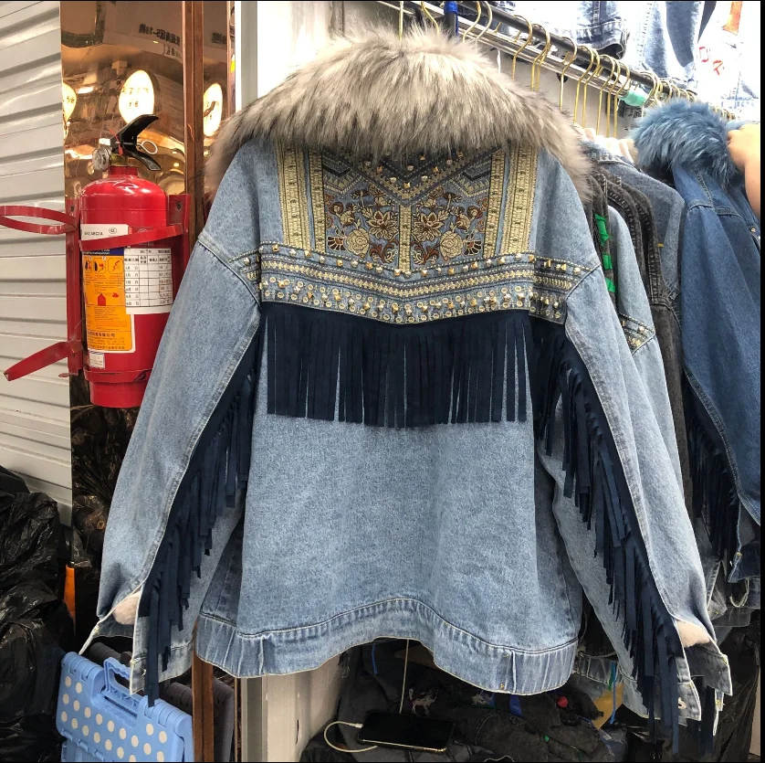 Куртка женская зимняя джинсовая с хлопковой подкладкой и меховым