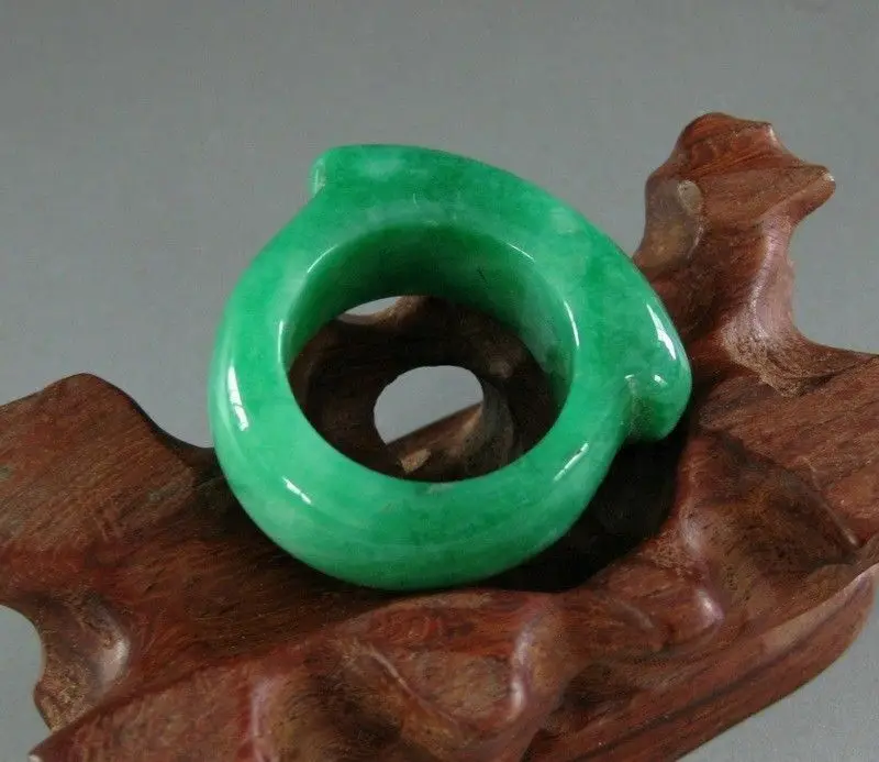 

Genuine Chinese natural green jade jewelry ring