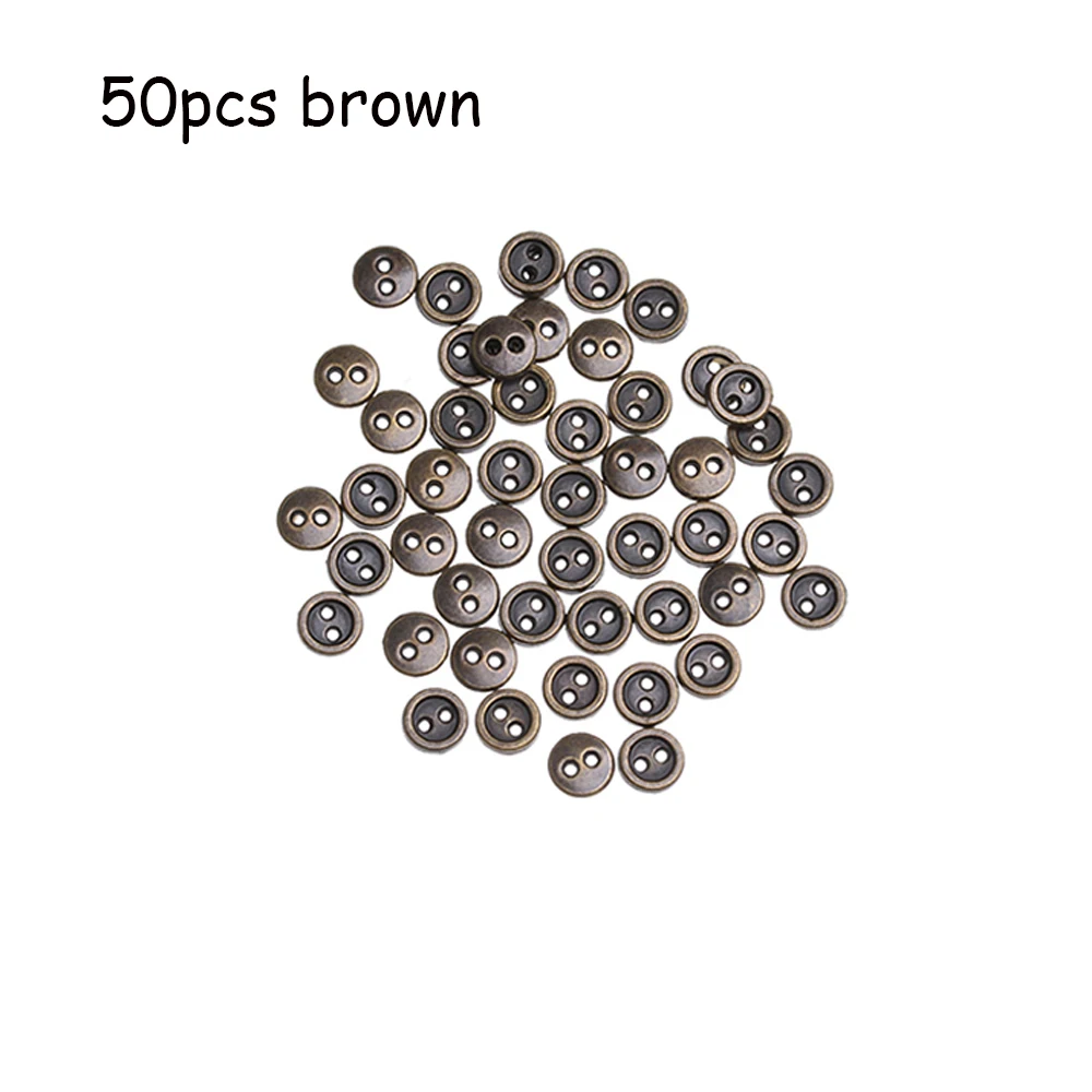 brown 50 шт Кнопка 3 мм 4 мм Мини пуговица для куклы DIY ручной работы с 2 отверстиями с плоской задней кнопки Скрапбукинг аксессуары - Цвет: brown