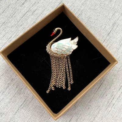 

Изысканный бриллиантовый Лебедь