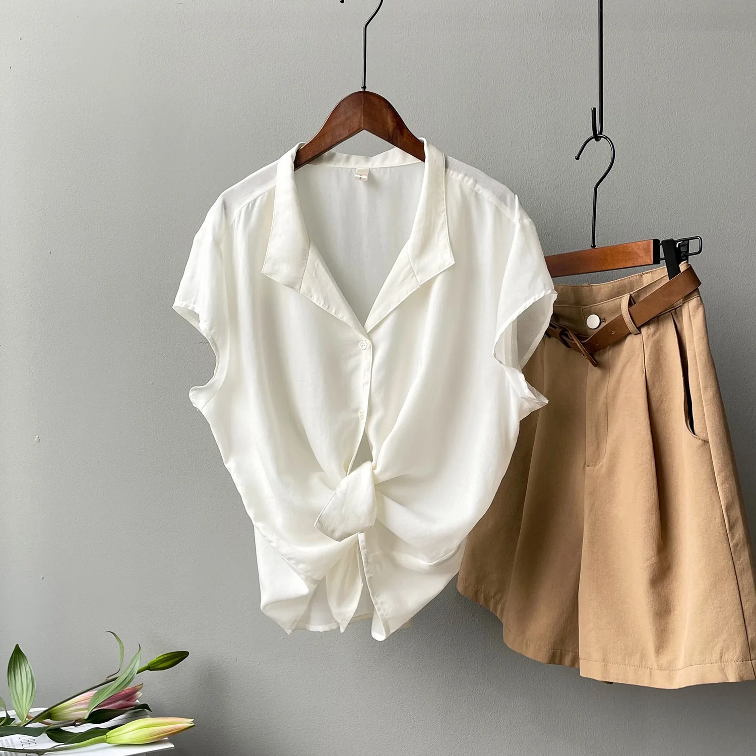 

Simple Solid Short Sleeve V Neck Women Bouse Korean Style Single Breasted Thin Woman Tops Summer 2021 New Fashion Blusas Mujer