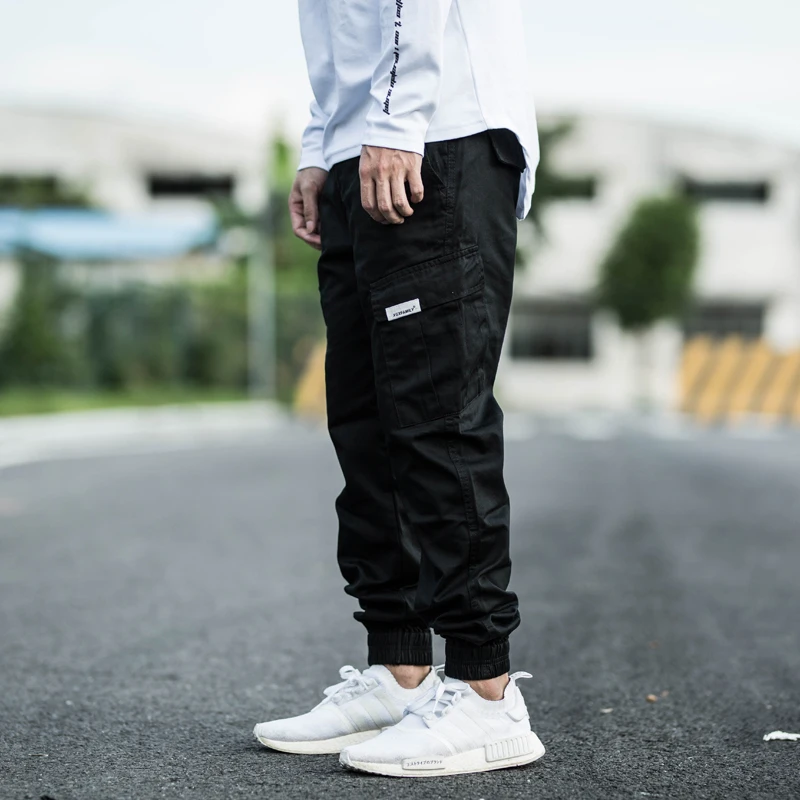 Newly Street Fashion Men Jeans Loose Fit Big Pocket Casual Cargo Pants Men Overalls Camouflage Designer Hip Hop Joggers Trousers