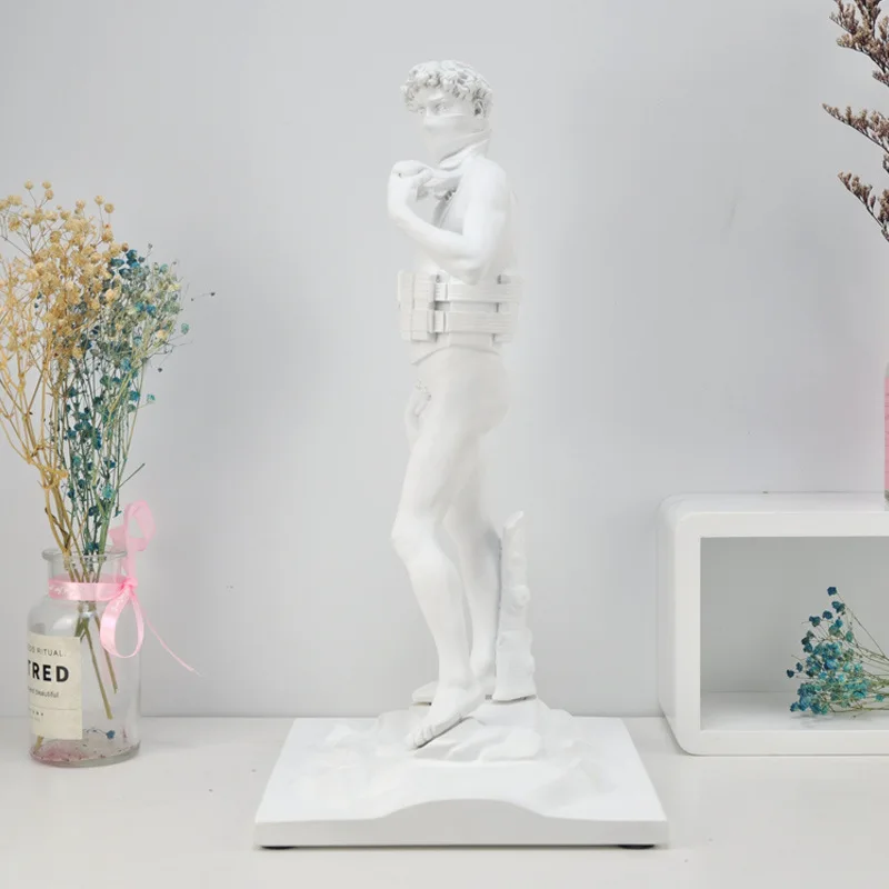 Современное искусство Бэнкси статуя Дэвида самоубийц творческая Смола