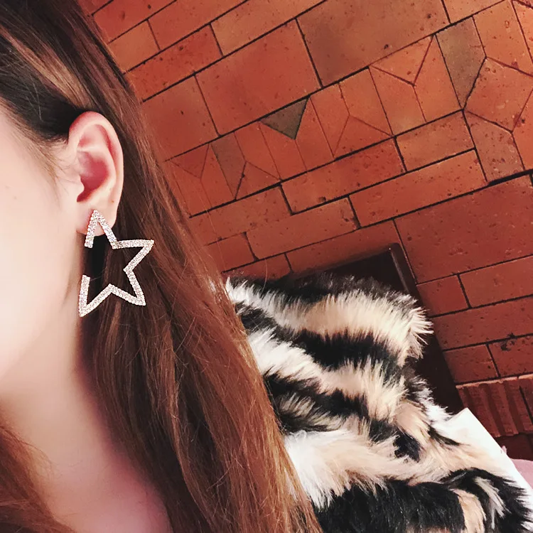 Блестящие боковые новые модные брендовые ювелирные изделия серьги-гвоздики