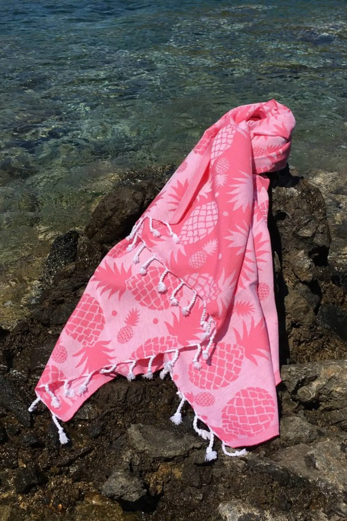 

Beach Towel Pink Pineapple Loincloth Soft Textured Water Absorbing Quick Dry