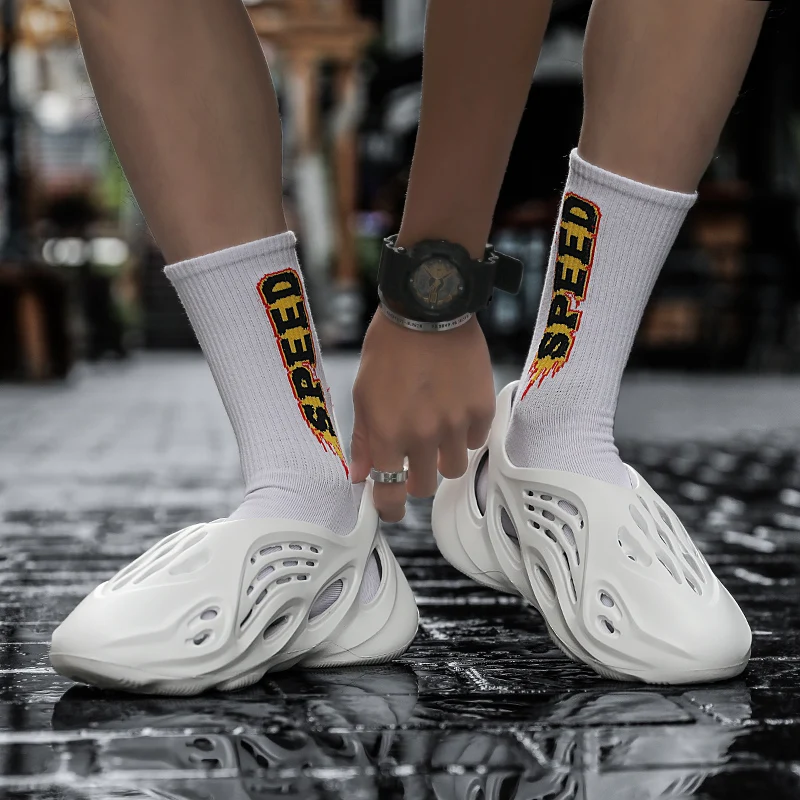 

Unisex Home Slippers Men Women Outdoor Eva 2020 New Cool Soft Bottom Sandals Trend Slippers Lightweight Beach Shoes Home Slides