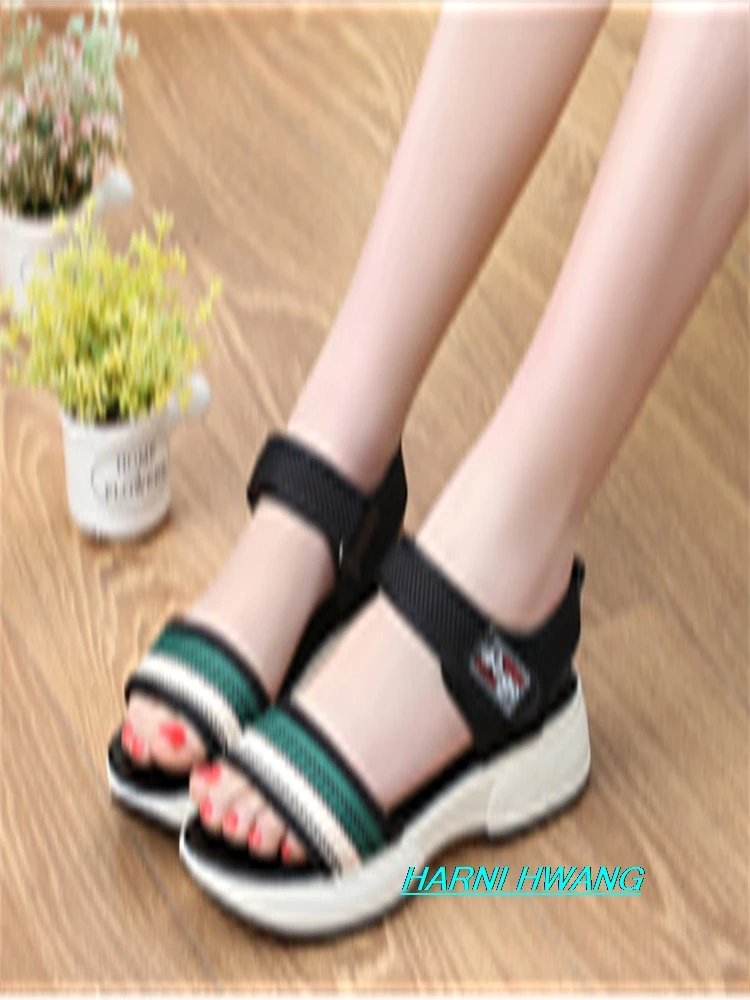 

Summer Ladies Wear-resistant Non-slip Slippers Fashion Casual Outdoor Women's Shoes Beach Walking Girls Sandals Rubber Material
