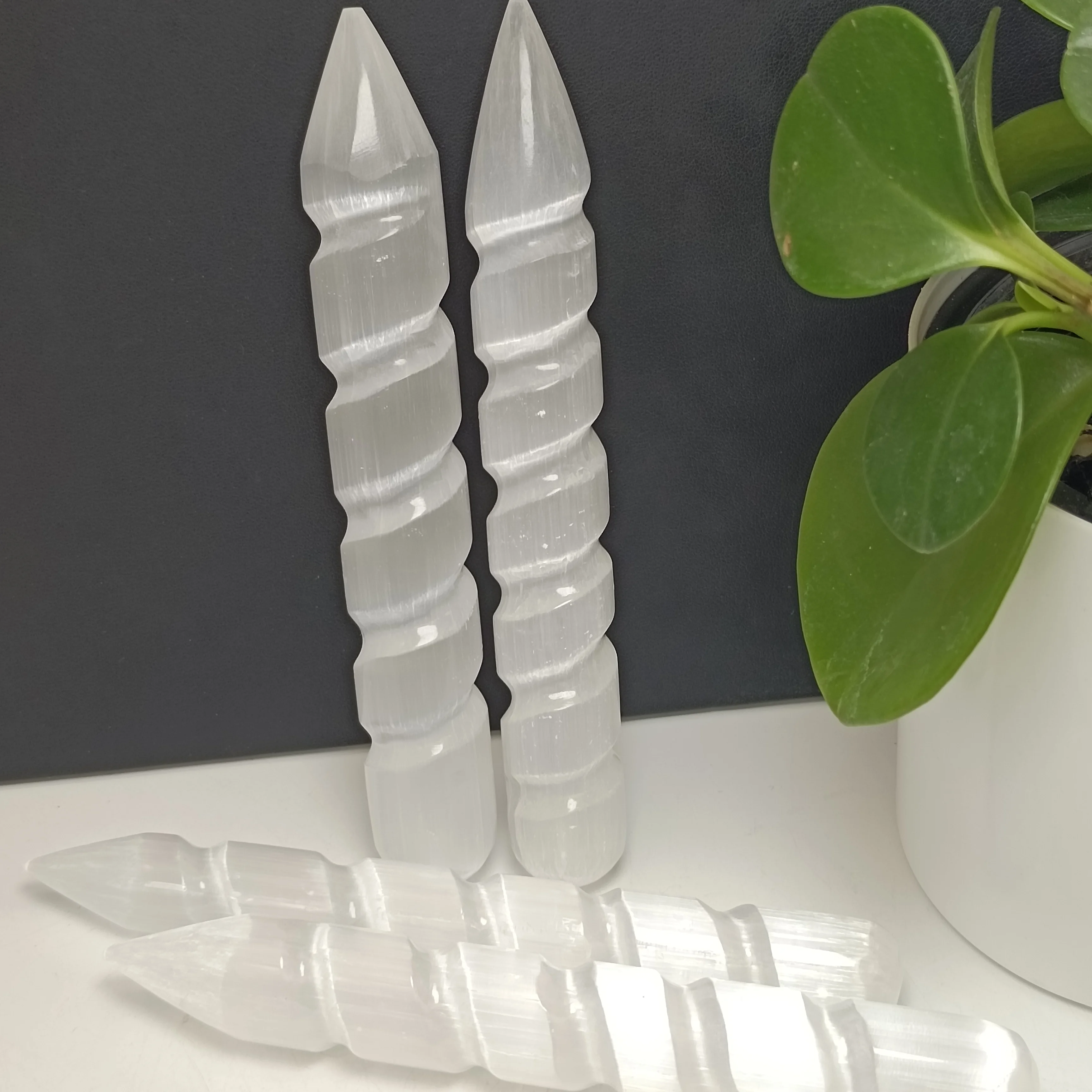 

15cm 1pc Natural crystal mineral Spiral gypsum spiral coarse crystal rod nitrite crystal stick wand