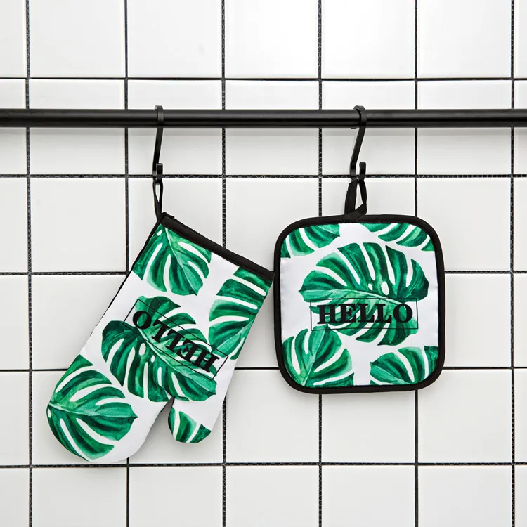 

2 Piece Microwave Oven Gloves Kosrae Polynesian Print Kitchen Cooking Microwave Oven Gloves and Pot Pad Set