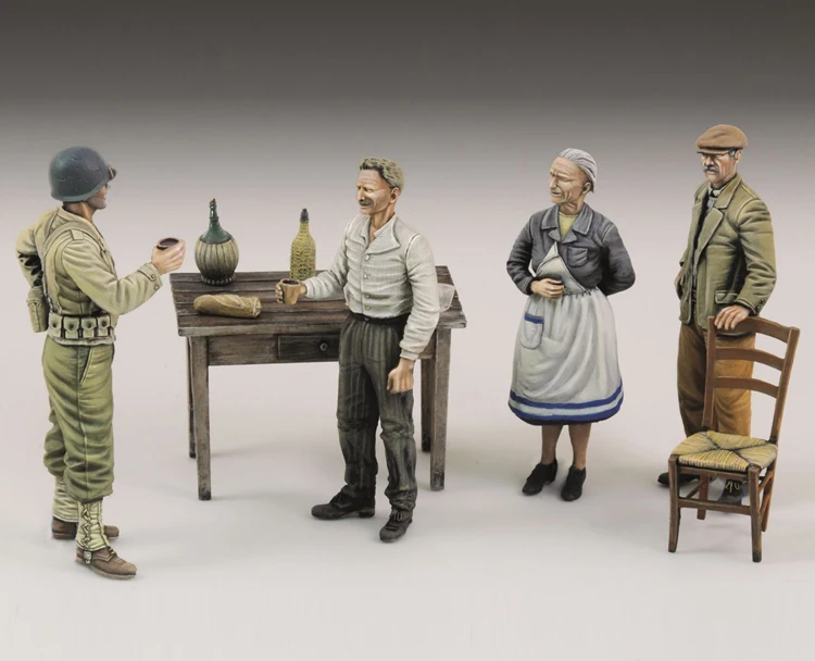 

Неразборная 1/35 старинная подставка для экипажа включает 4 фигурки из смолы набор миниатюрных моделей неокрашенные