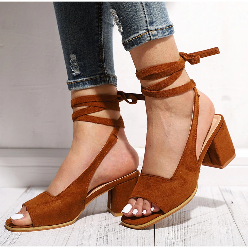 Босоножки женские на шнуровке модные сандалии-гладиаторы плоской подошве с