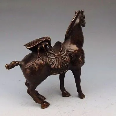 

Antique bronze Zodiac horses to successful creative decorations