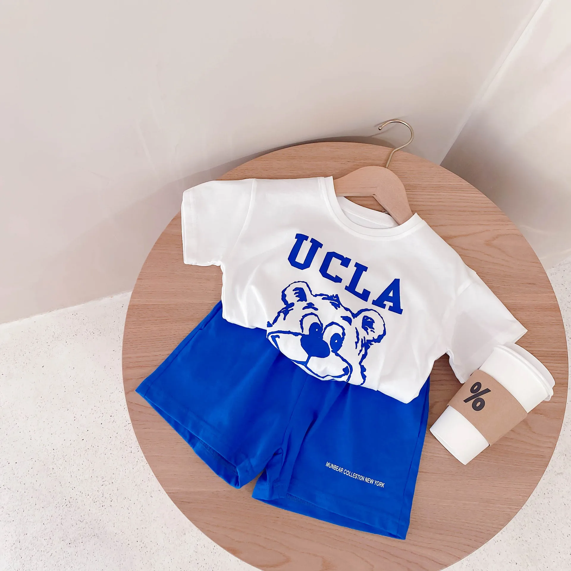 Летняя одежда с мультяшным принтом для мальчиков и девочек модная Милая футболка