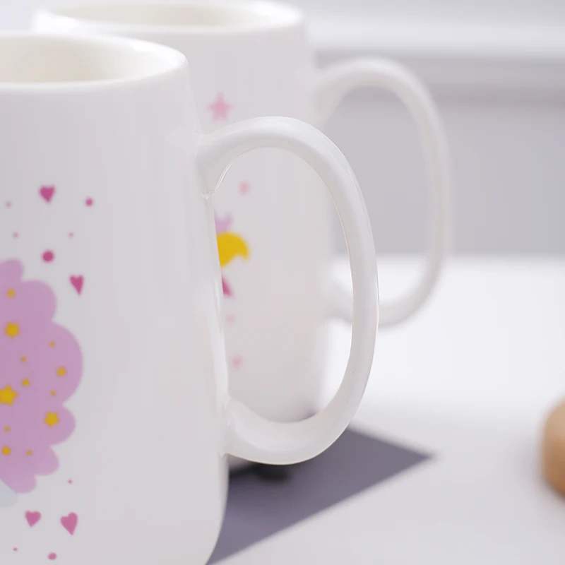Керамическая кружка мультяшная модная Милая поилка для чая с ложкой и губами