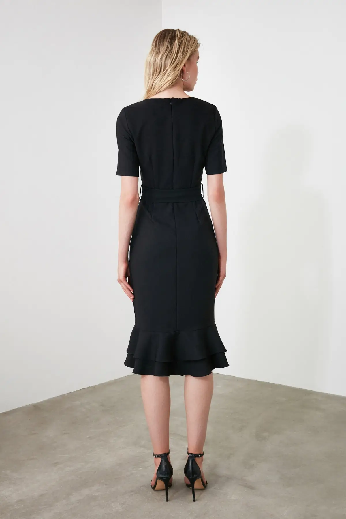 

Trendyol Arched Dress TWOAW21EL0253