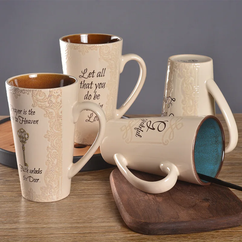 

Creative ceramic mug strawberry milk tea cup goblet espresso coffee tumbler anime drinkware cup retro beer mug Christmas gift