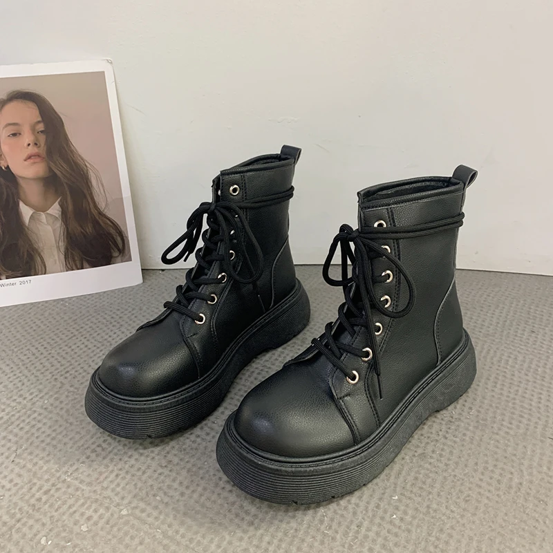 

Женские дизайнерские ботинки со шнуровкой, на низком каблуке, с круглым носком