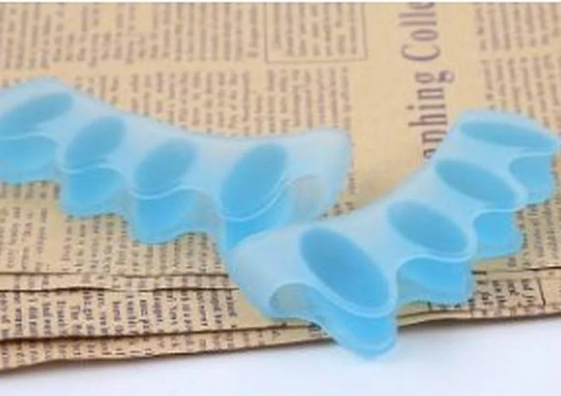 

Silicone Hallux Valgus Cloven Device Orthotics Five Holes Overlapping Toes Separated Three-toed Feet Bone Eversion Orthotics