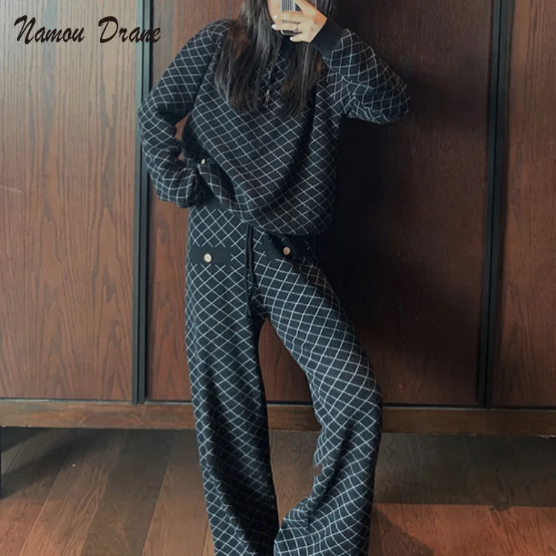 

Namou Drane 2021 Осень-Зима Классическая мода Свободный маленький бриллиантовый полувысокий воротник свитер на молнии широкие брюки костюм для же...