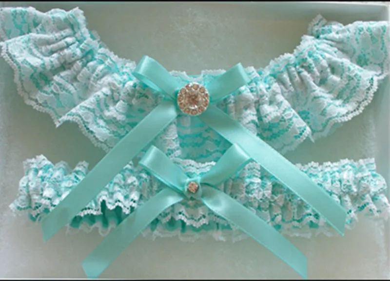 Свадебная подвязка ручной работы Кружевная tiffany синяя с кристаллами | Дом и сад