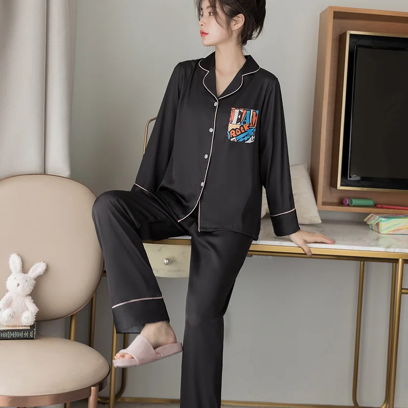 

Пижама женская, черная, с принтом, атласная, пижама на пуговицах