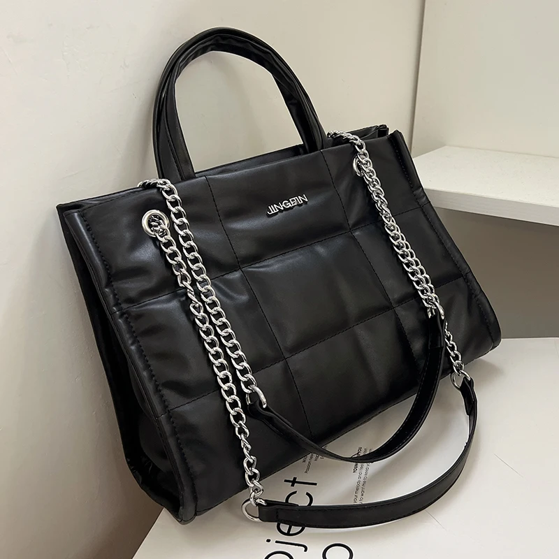 

Большая стеганая сумка-тоут из искусственной кожи для женщин, зимняя брендовая дизайнерская женская сумка на плечо с цепочкой, короткая сум...