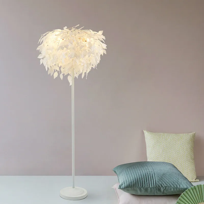 Современный минималистский личность женские туфли с отделкой белыми перьями