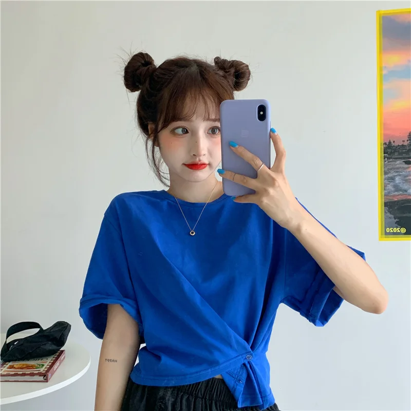 Женская футболка на пуговицах необычная короткая с коротким рукавом и высокой