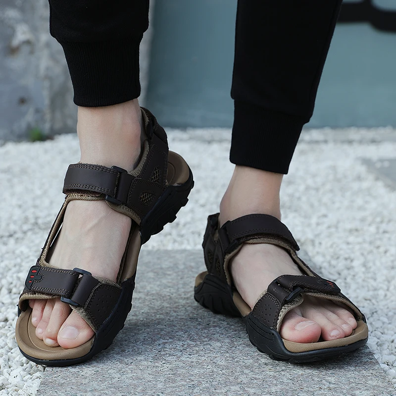 

Genuine Leather Men Sandals Shoes outdoor Fretwork Breathable Fisherman Shoes Retro Gladiator Summer man Business Shoes men