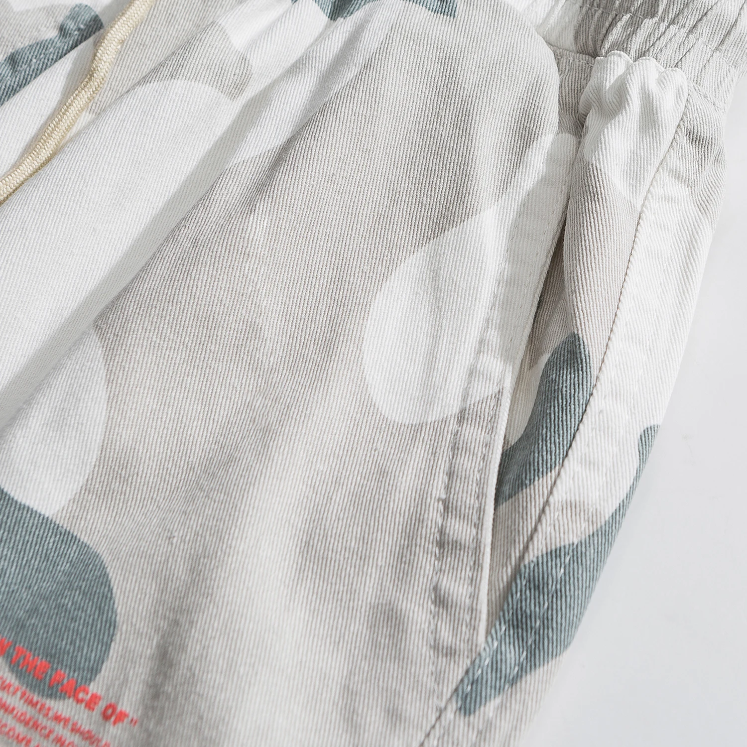 Повседневные джинсы с множеством карманов модная уличная одежда в стиле пэчворк