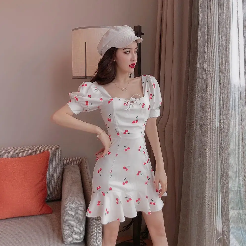 

VICONE Spring and autumn new short sleeve square collar bubble sleeve waist lace up Ruffle Dress