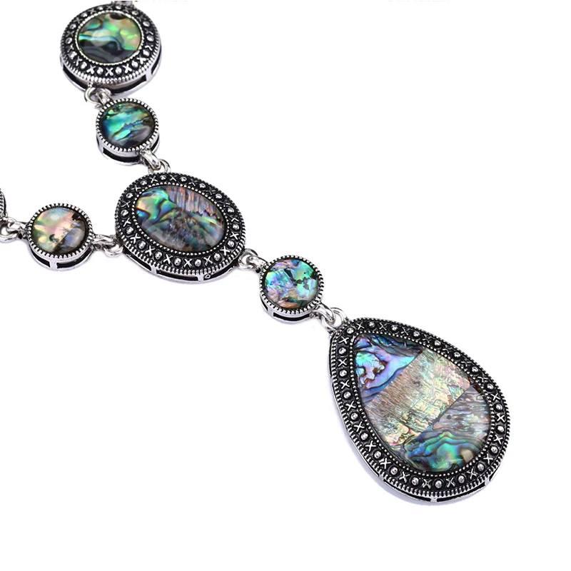 Женское винтажное ожерелье длинное зеленое с малахитом большие ожерелья