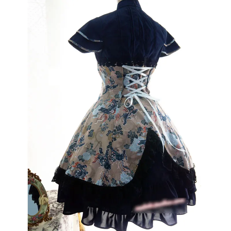 Классическое многослойное черное платье в стиле Qi с цветочным принтом и коротким